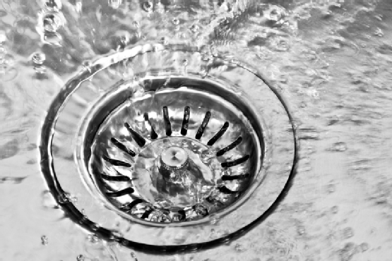 3 Reasons to Avoid Chemical Drain Cleaning for Plumbing